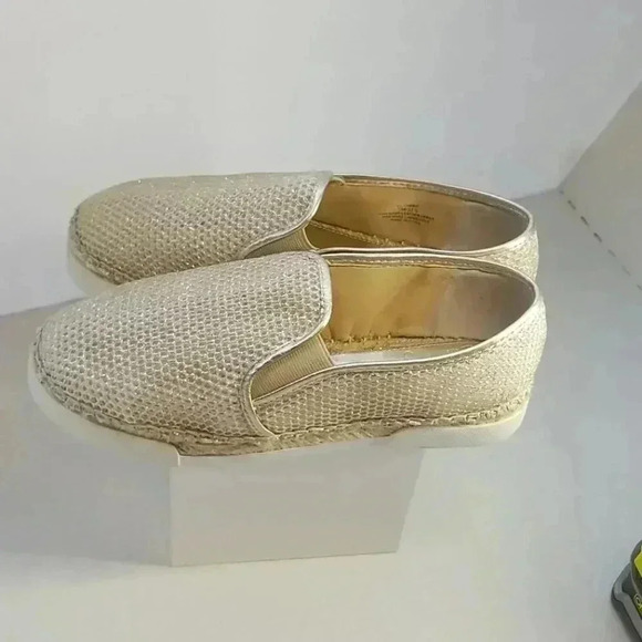 Vince camuto slip ons sneakers size 7 - Picture 3 of 8